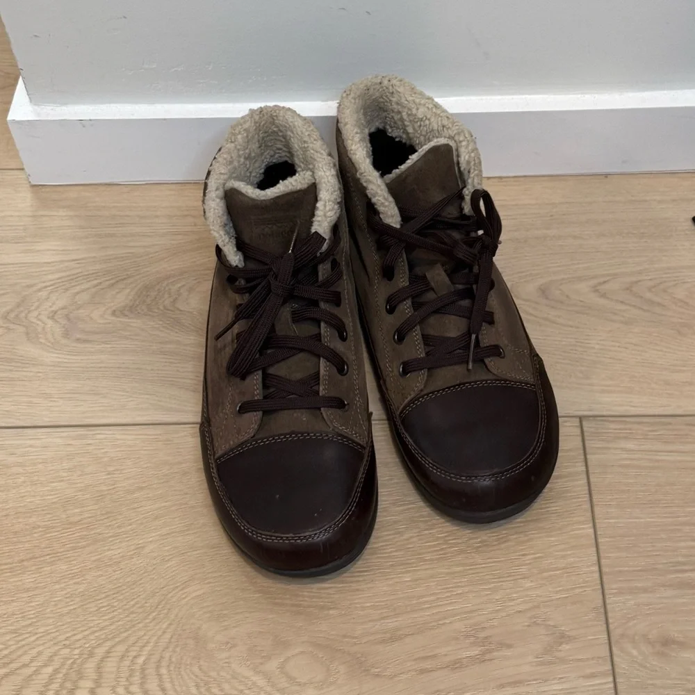 Patagonia Brown Leather High-Top Sneakers w/ Sherpa Lining Men’s Size 8 - Picture 2 of 8